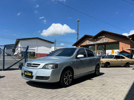 CHEVROLET ASTRA 2.0 MPFI ADVANTAGE 8V FLEX 4P MANUAL CHEVROLET ASTRA 2.0 MPFI ADVANTAGE 8V FLEX 4P MANUAL